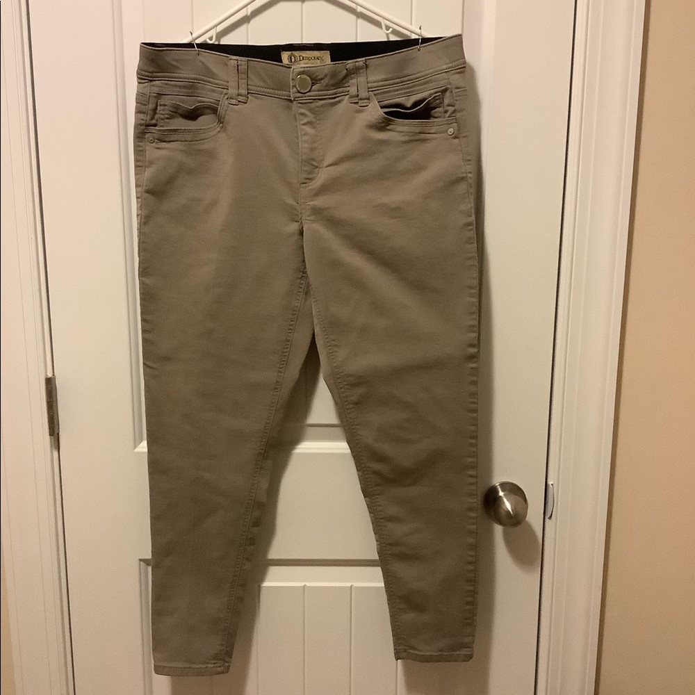 Women’s Khaki Colored Jeans